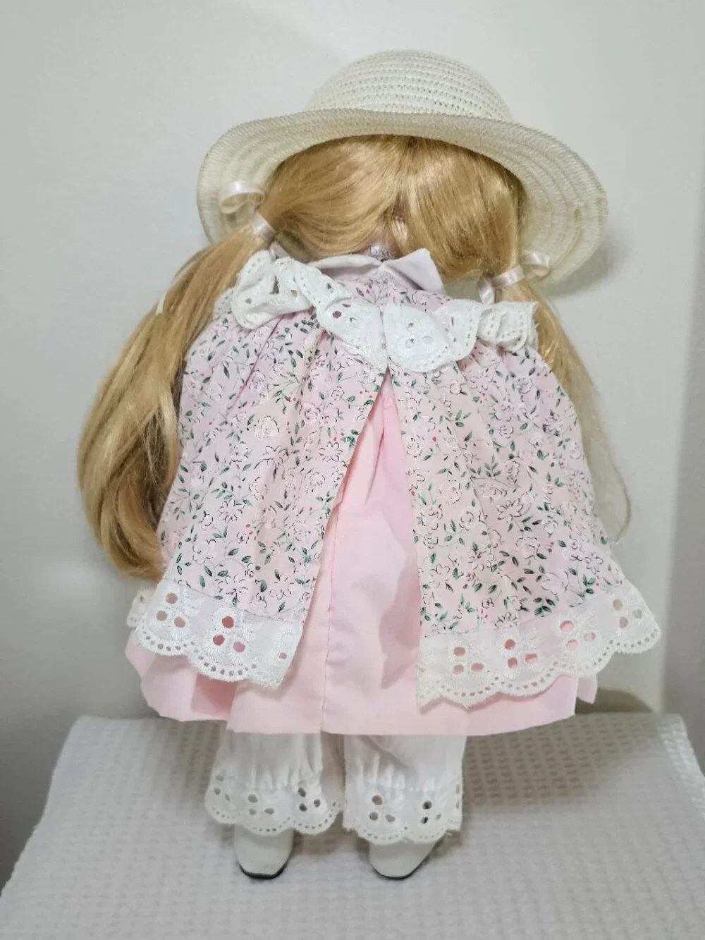 Vintage Dynasty Doll Collection - Betsy